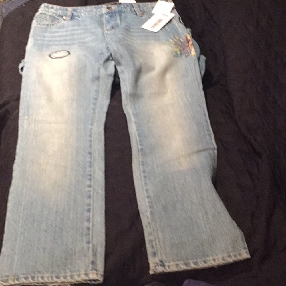 💕💕2X Host Pick💕💕 ⬇️Price Drop⬇️NWT Blue jeans boot cut with embroidery - Picture 3 of 10